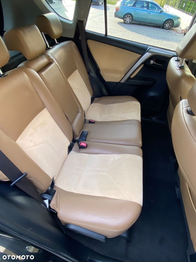 Toyota RAV4 - 10