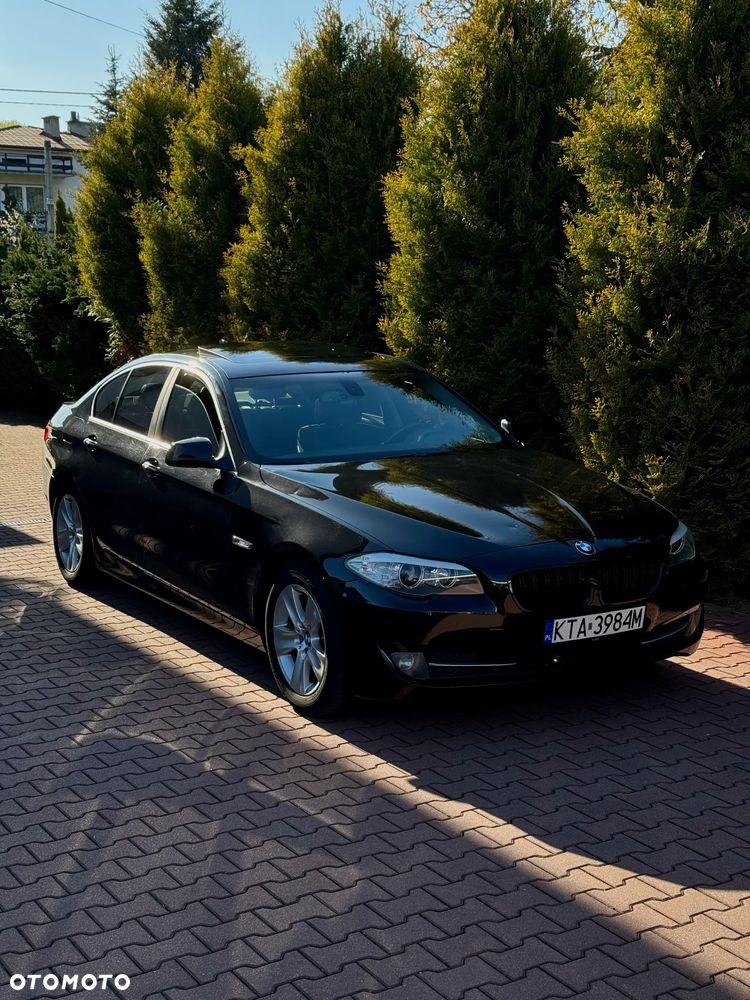 BMW Seria 5 528i - 2