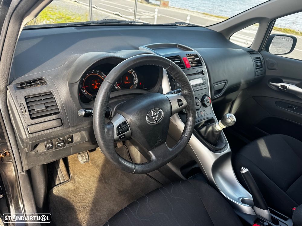 Toyota Auris 1.4 VVT-i AC - 8