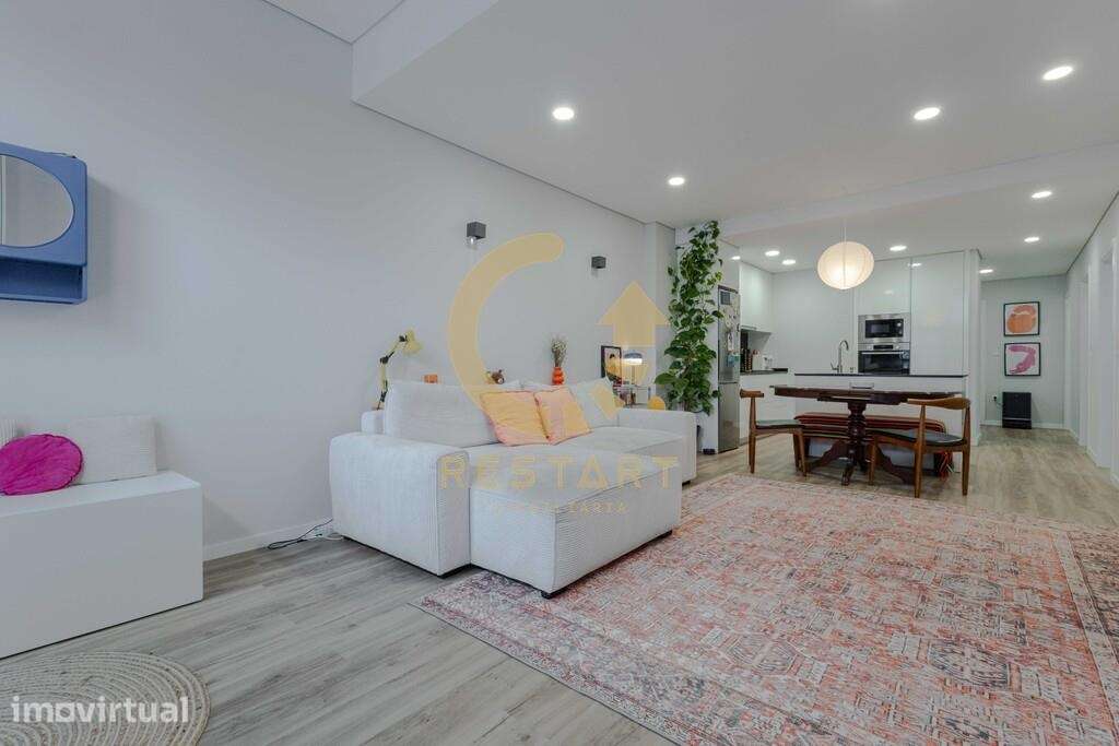 Apartamento T1+1 com 87 m2 no Porto. - Grande imagem: 2/25