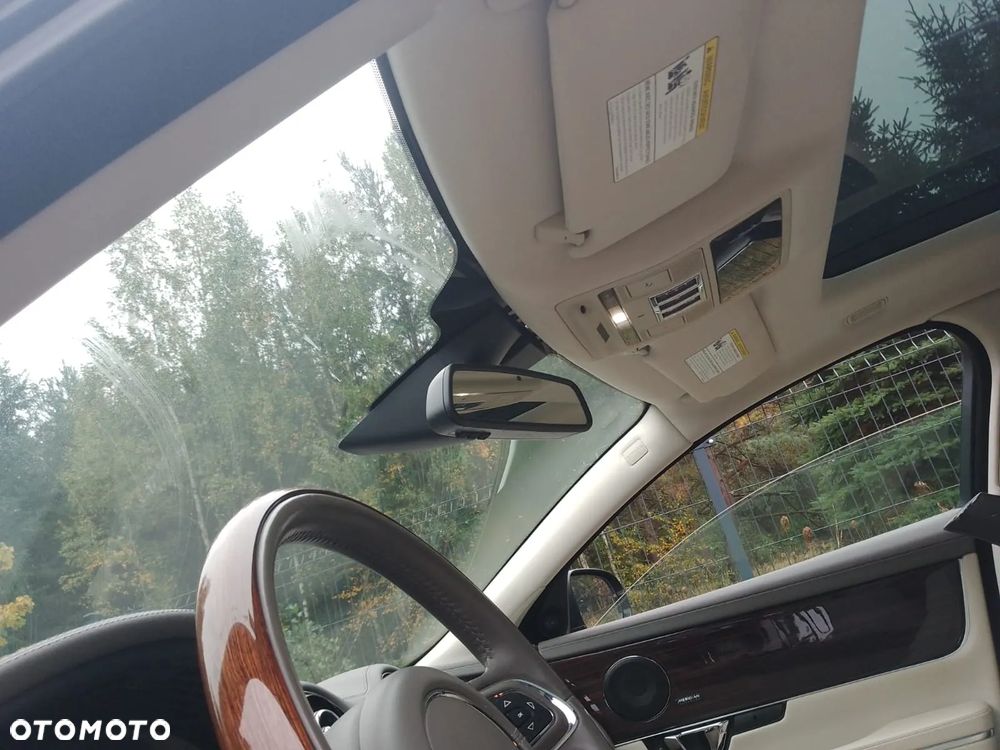 Jaguar XJ 3.0 T AWD R-Sport - 5