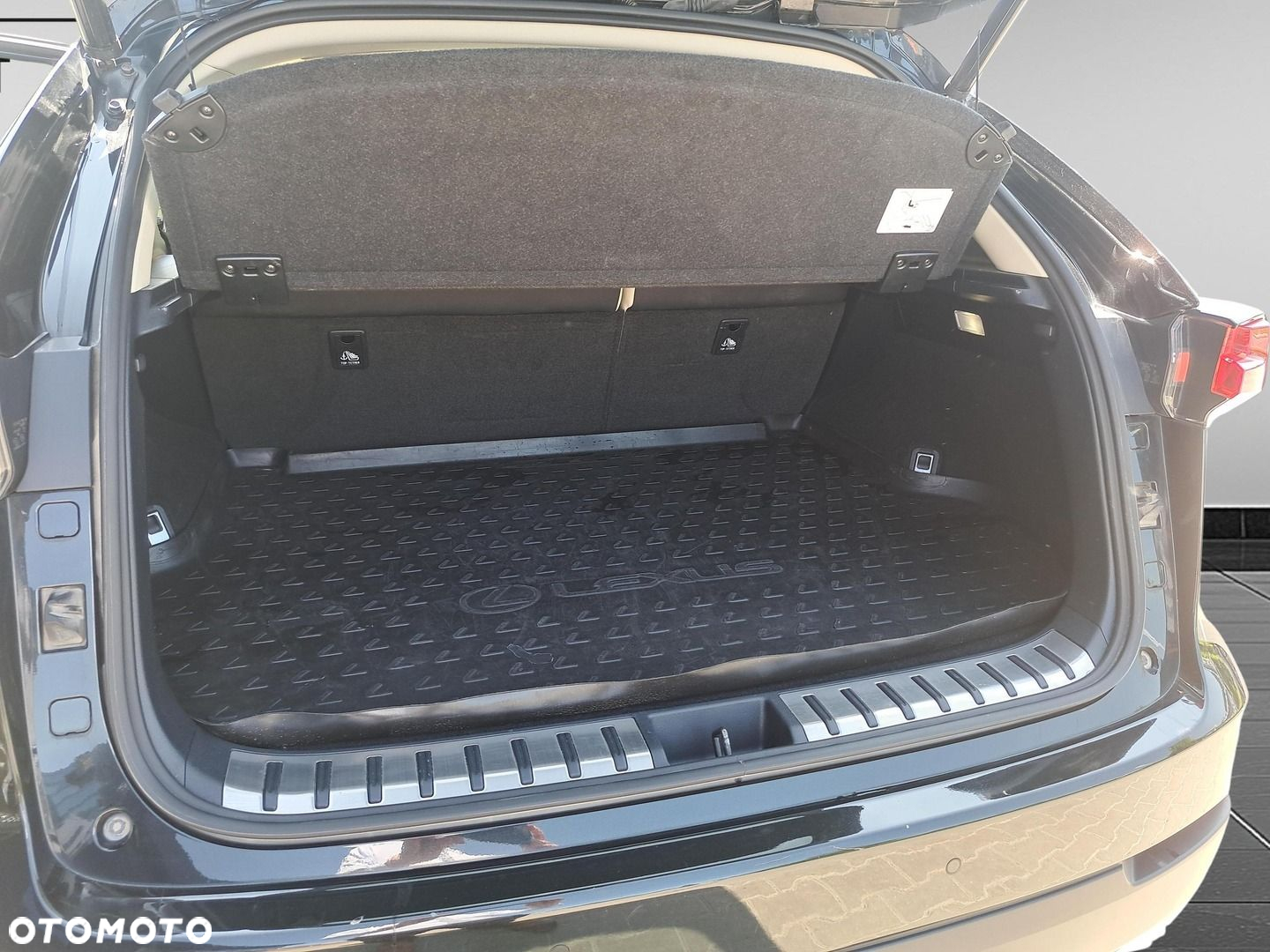 Lexus NX 300 F Impression AWD - 24