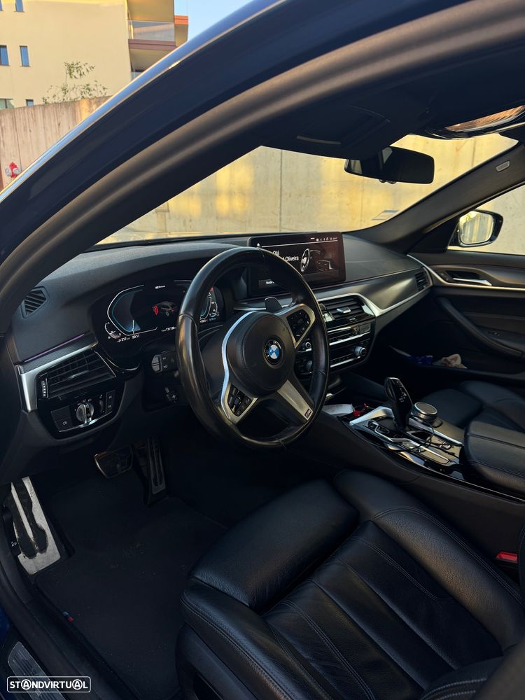 BMW 530 e Pack Desportivo M - 9