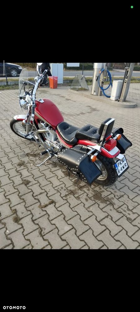 Suzuki Intruder - 4