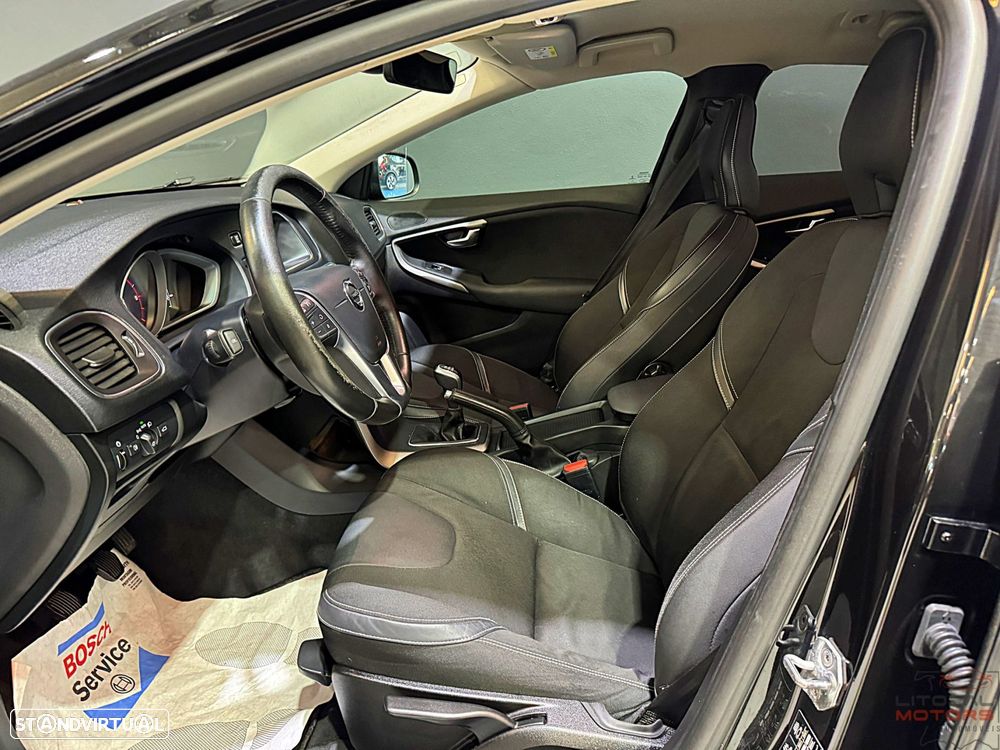 Volvo V40 D2 Black Line - 15