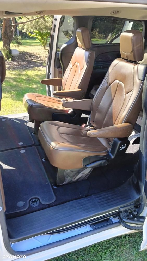Chrysler Pacifica - 10