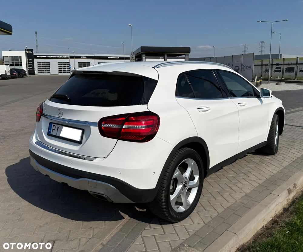 Mercedes-Benz GLA 200 7G-DCT - 2