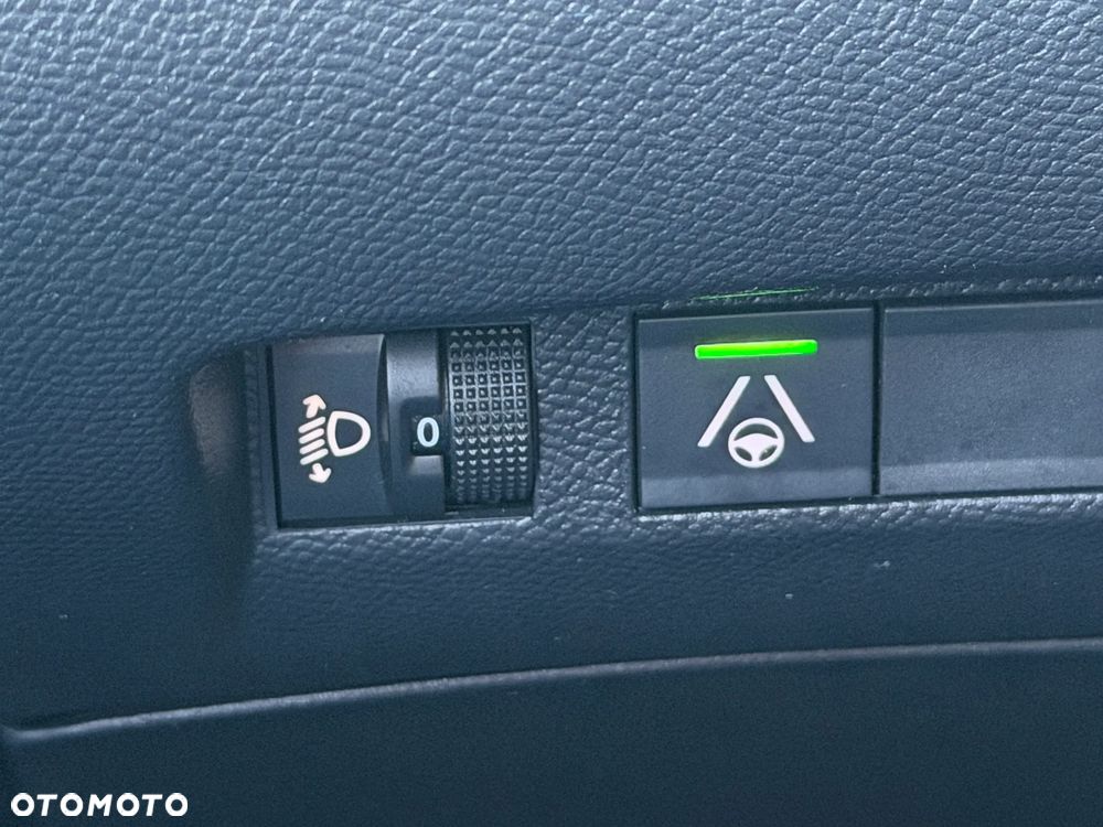 Peugeot 208 Elektromotor 136 Allure Pack - 34
