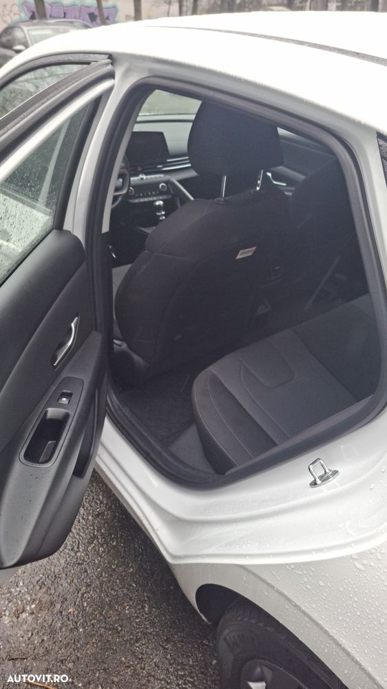 Hyundai Elantra 1.6 l 123 CP 6MT Highway - 7