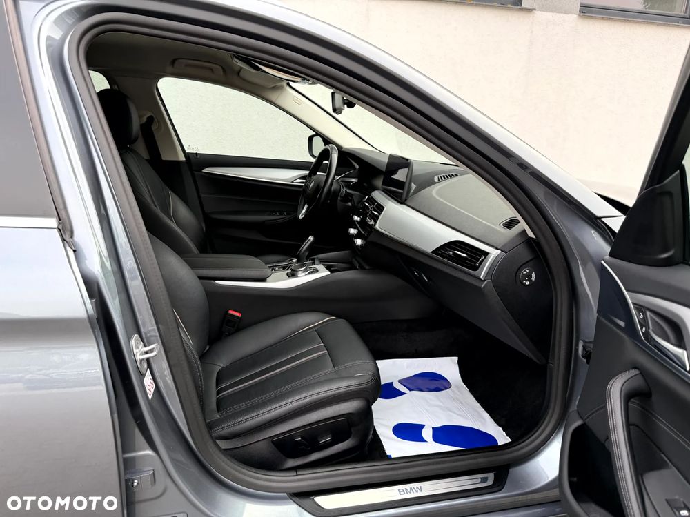 BMW Seria 5 520i - 26