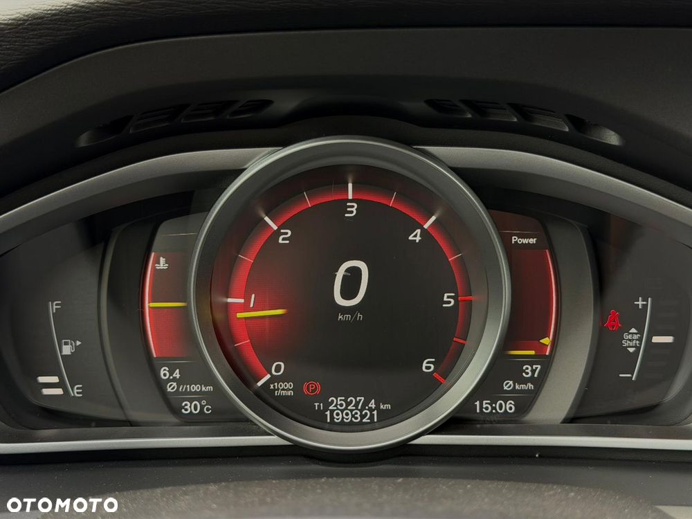 Volvo V40 D2 RDesign - 28