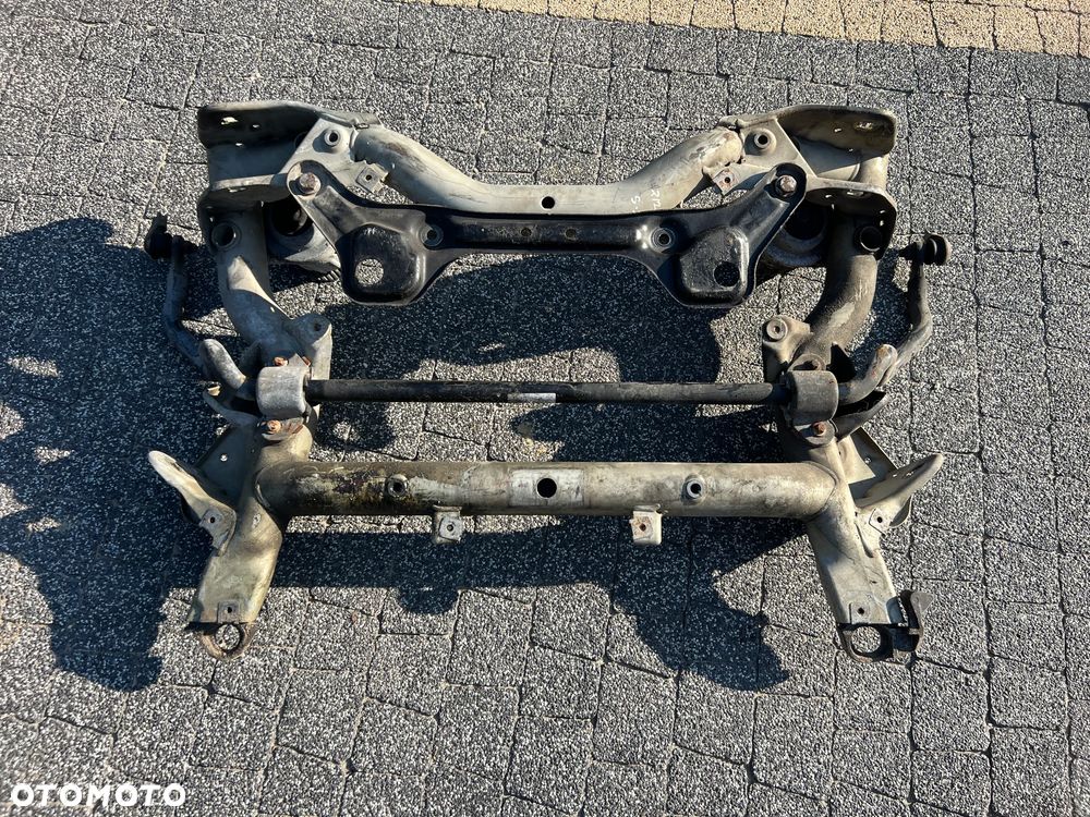 SANKI WÓZEK KOŁYSKA MERCEDES W212 5.5 V8 - 2