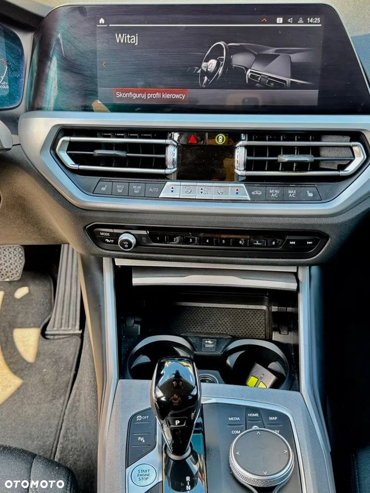 BMW Seria 3 320d Touring xDrive - 13