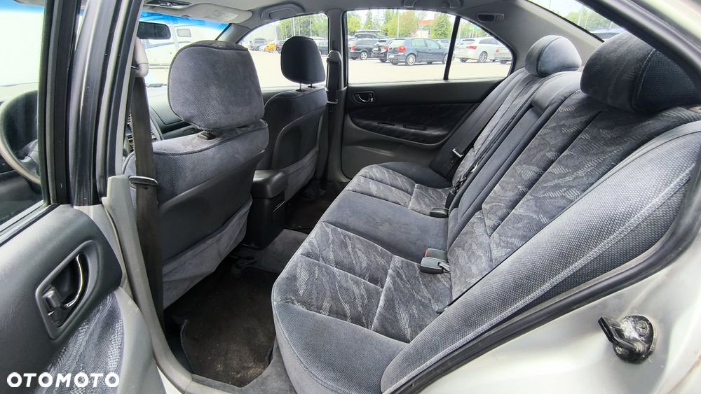 Mitsubishi Galant 2.5 V6 - 14