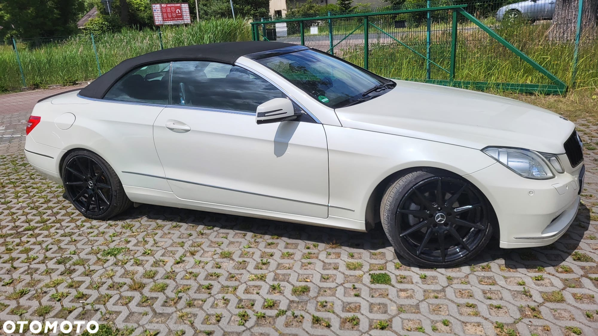 Mercedes-Benz Klasa E 250 CGI Cabrio BlueEFFICIENCY Automatik Avantgarde - 35