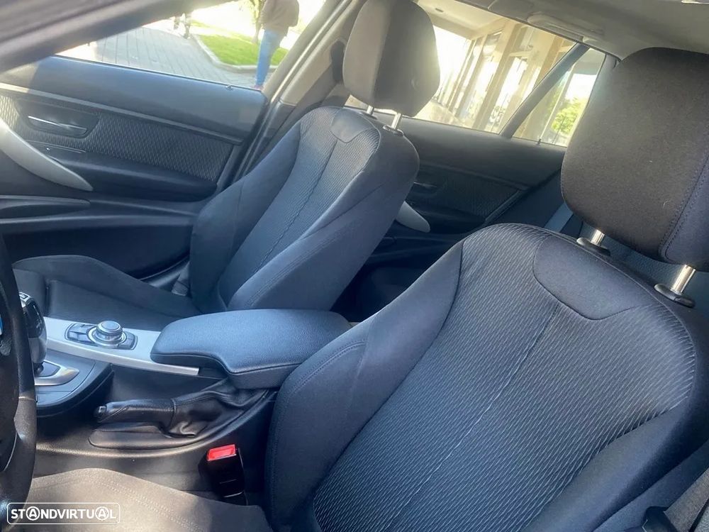 BMW 318 d DPF Aut. Edition Exclusive - 11