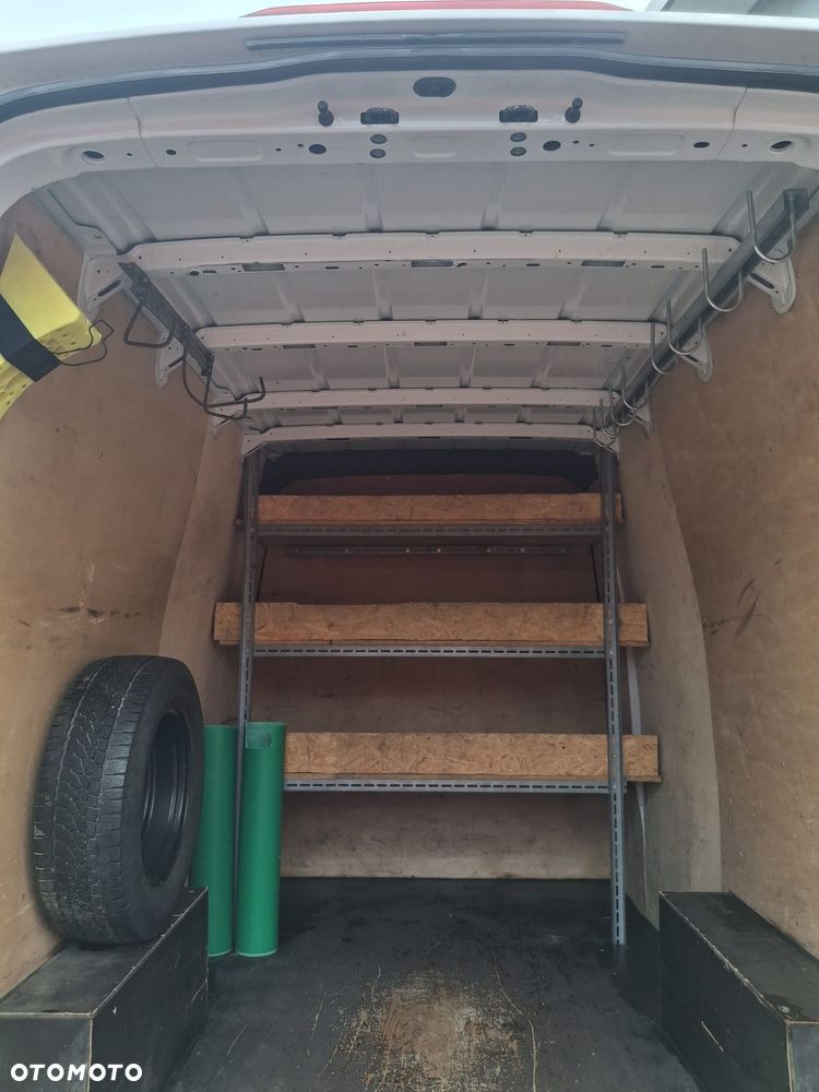 Volkswagen Crafter - 17