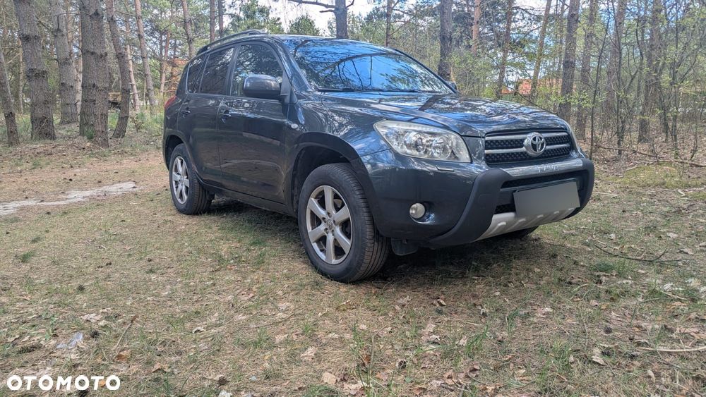 Toyota RAV4 - 1