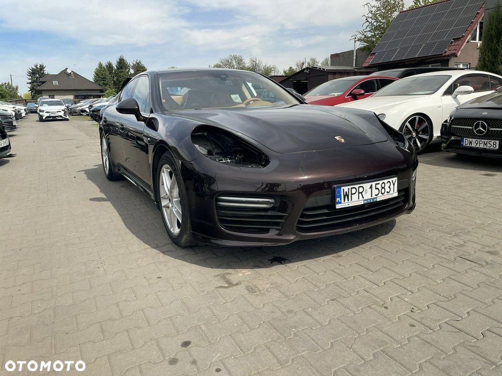 Porsche Panamera GTS PDK - 7