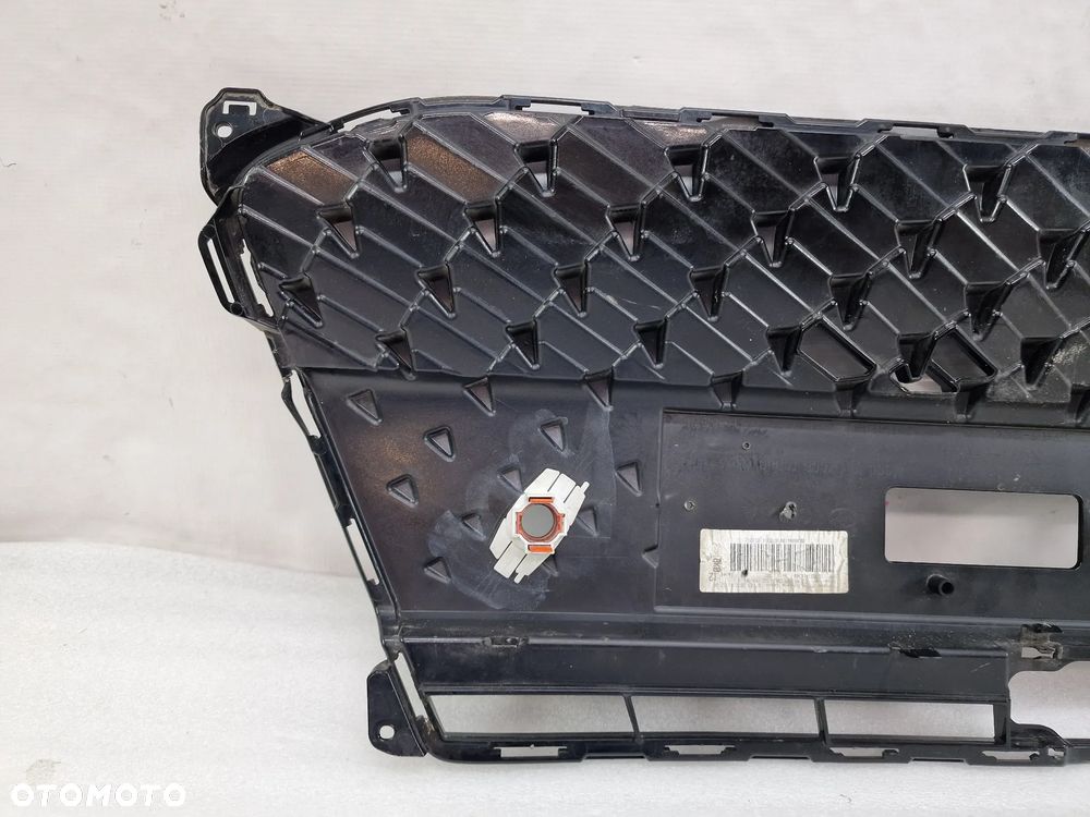TOYOTA AYGO X CROSS 20- KRATKA ŚRODKOWA ZDERZAKA PRZEDNIEGO PRZÓD , NA PDC , NR 53111-0H140 , 53111-0H080 , NR AUKCJI KR483 - 12