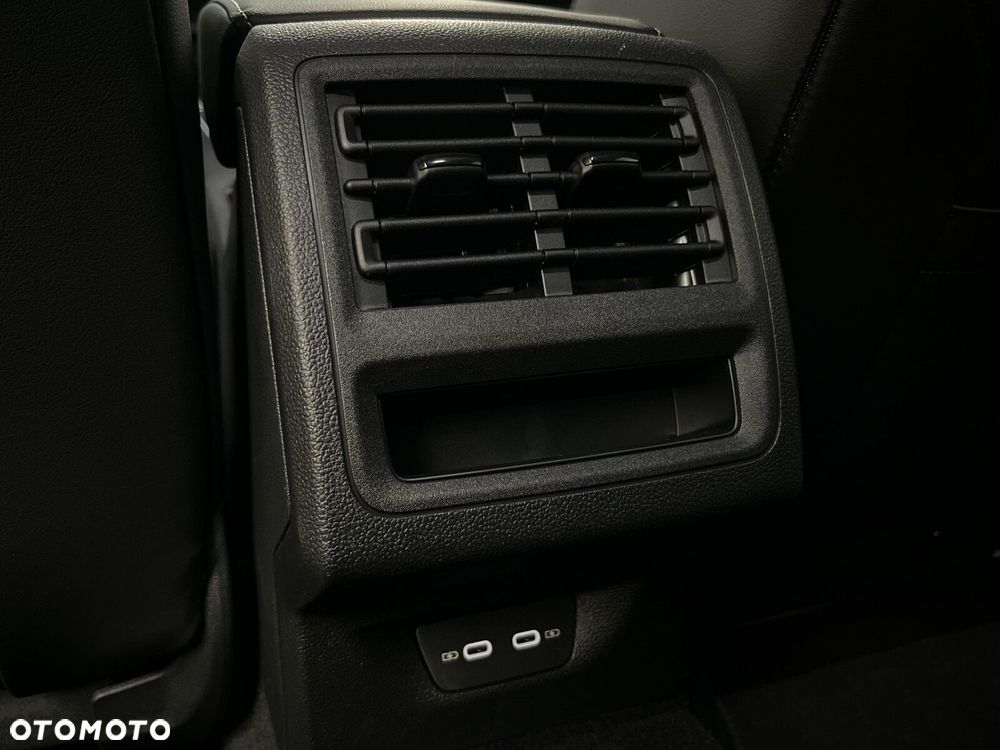 Volkswagen Golf Variant - 31