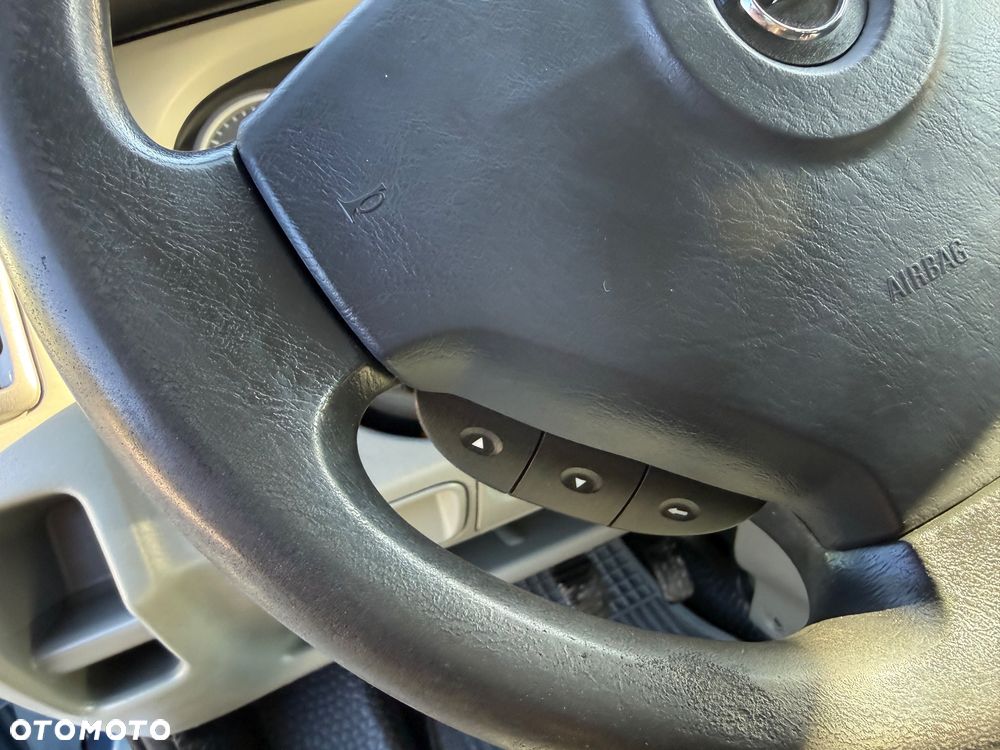 Opel Vivaro - 12
