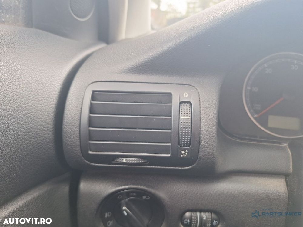 Grilă de ventilație laterală panou de bord VOLKSWAGEN PASSAT 3B3 2000 1.9 TDI AWX 96KW|130HP 2000 - 1