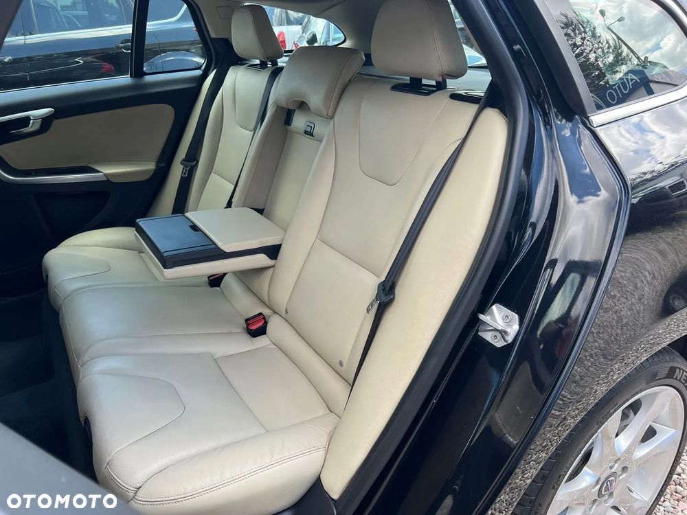 Volvo V60 D4 Drive-E Summum - 26