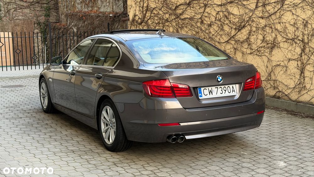 BMW Seria 5 520d Efficient Dynamics - 12
