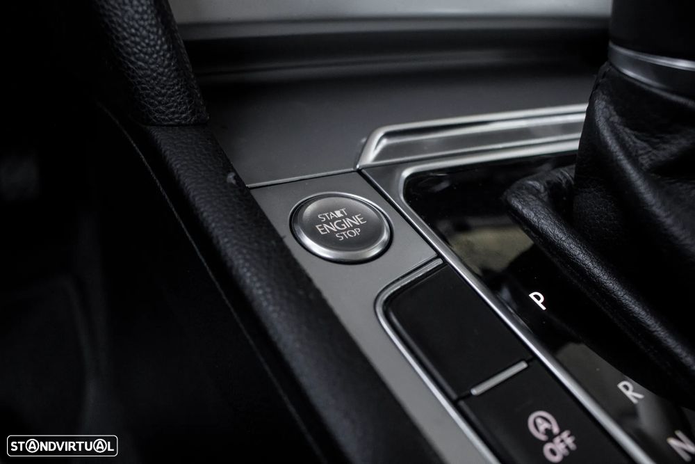 VW Passat Variant 1.6 TDI (BlueMotion ) DSG Comfortline - 23