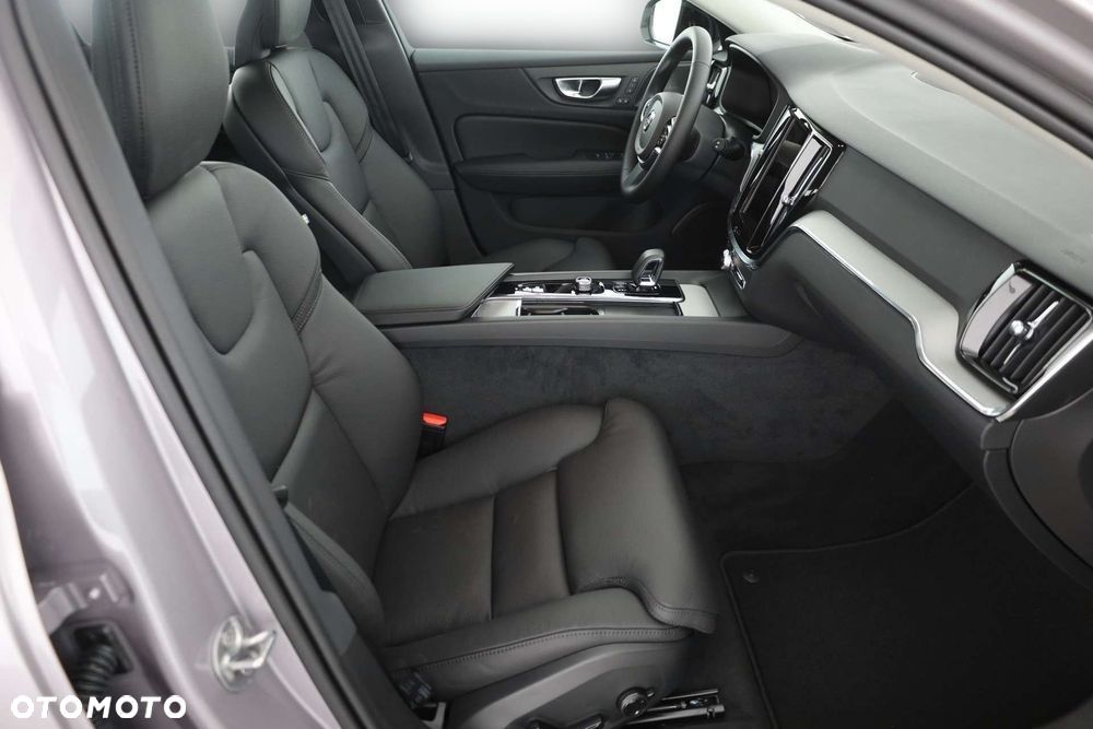 Volvo V60 B4 B Plus Dark - 18