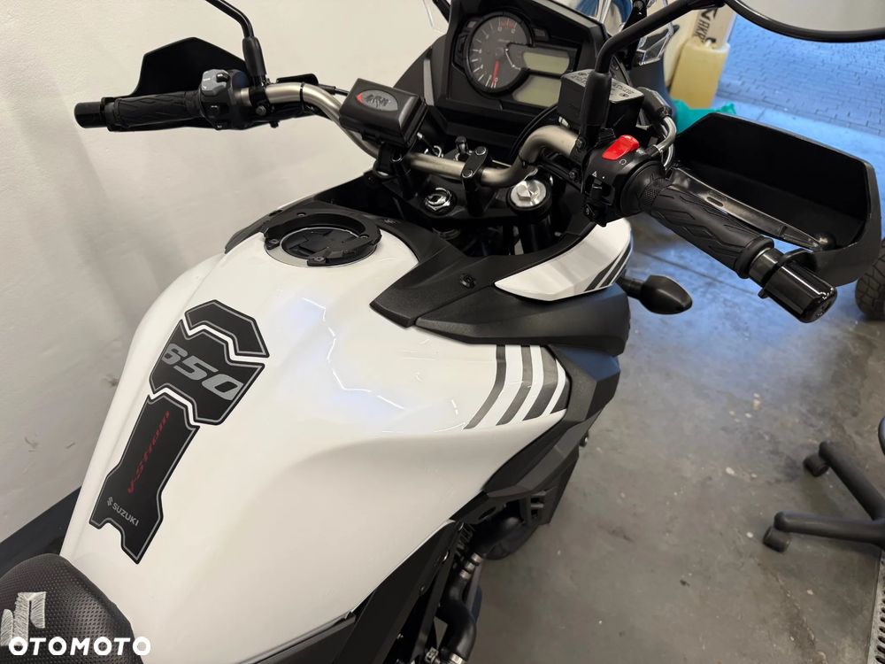 Suzuki V-STROM - 30