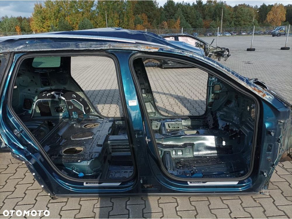 SKODA KODIAQ PRÓG SŁUPEK PRAWY DŁUGI LW5Q - 1