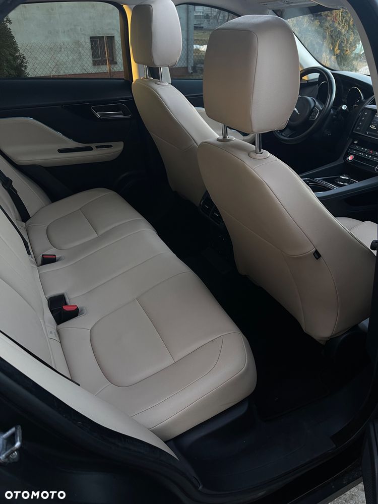 Jaguar F-Pace 35t AWD Prestige - 13