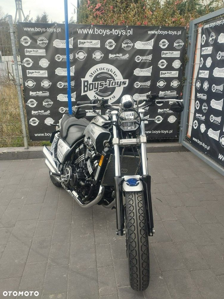Yamaha V-MAX - 4