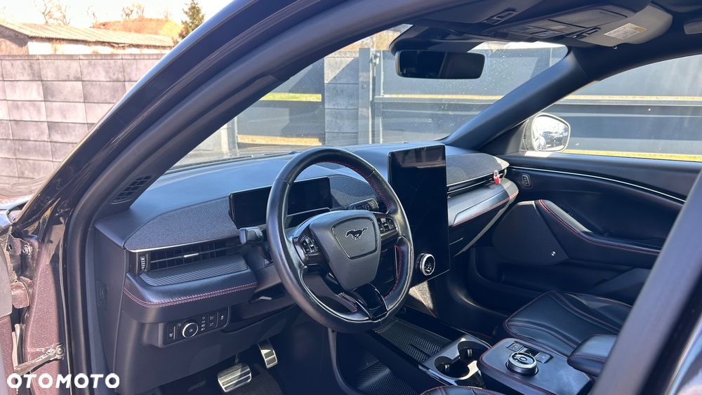 Ford Mustang Mach-E AWD PREMIUM - 22