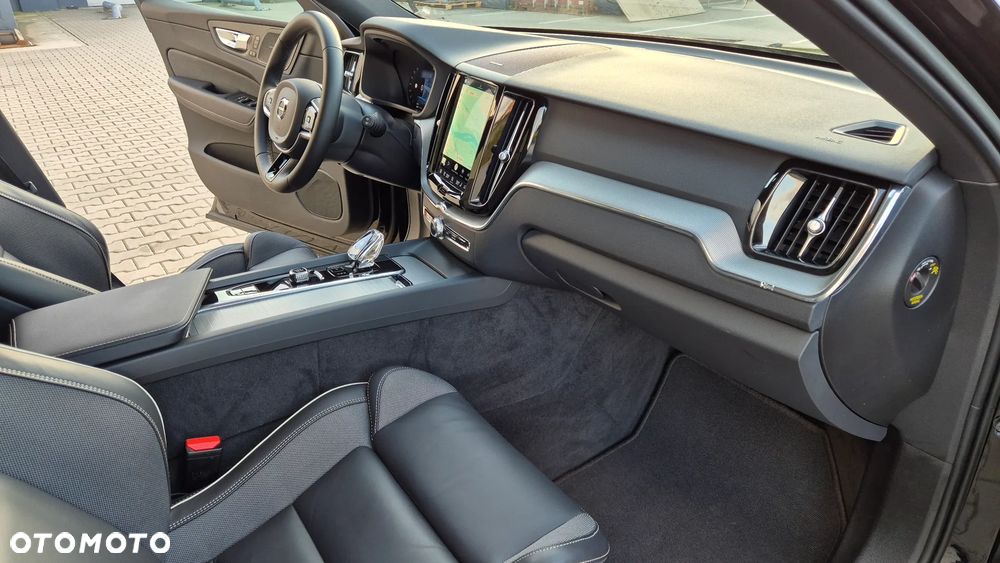 Volvo XC 60 T6 Plug-In Hybrid AWD Plus Bright - 15