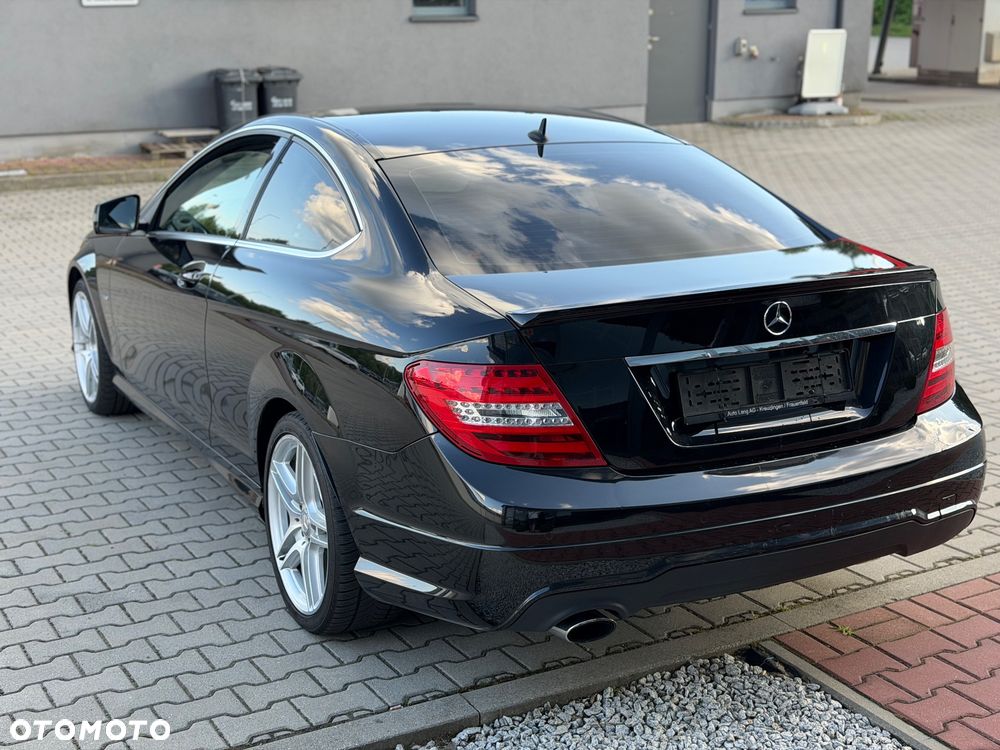Mercedes-Benz Klasa C 180 CGI BlueEff - 8