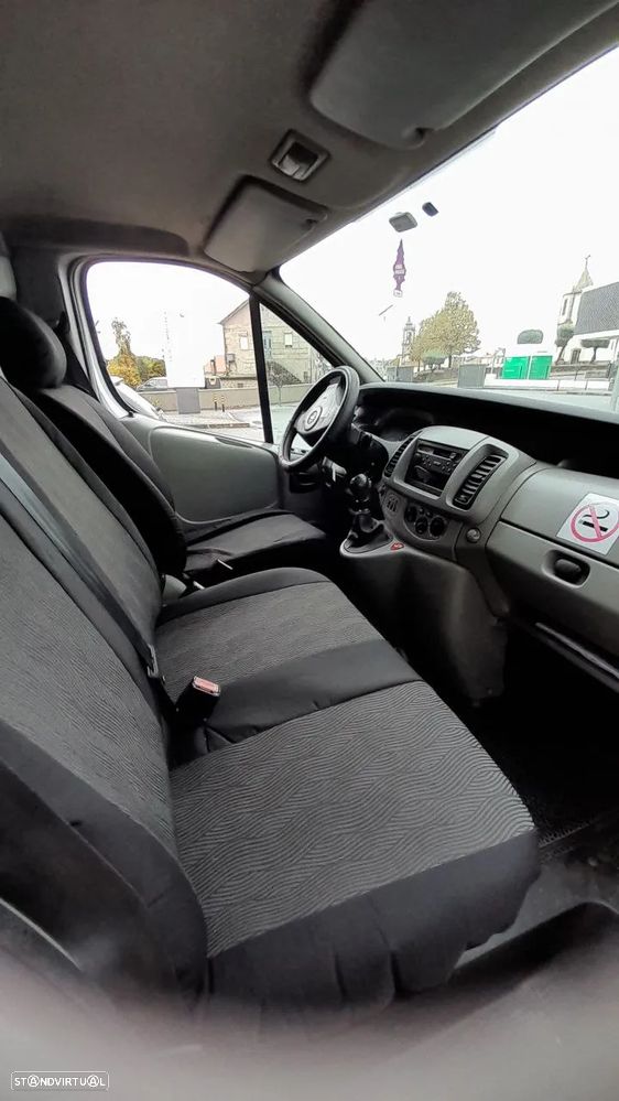 Opel Vivaro - 2