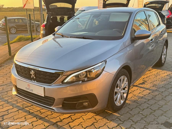 Peugeot 308 1.6 BlueHDi Style J17