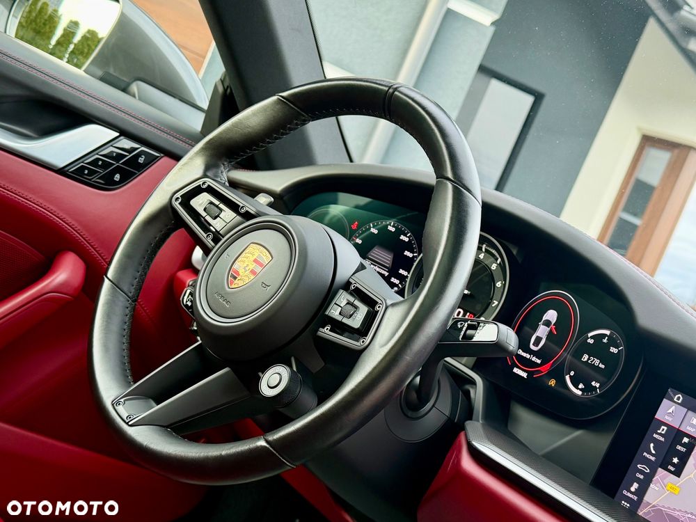 Porsche 911 Carrera 4S - 8