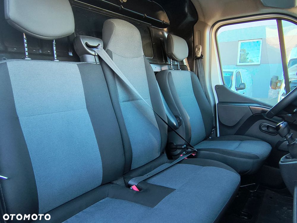 Renault MASTER 2.3 CDTI 135KM Bezwypadkowy - 13