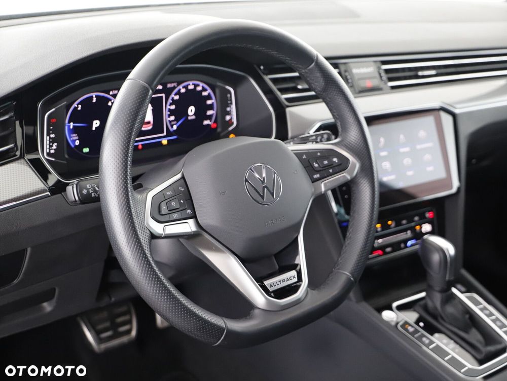 Volkswagen Passat - 12