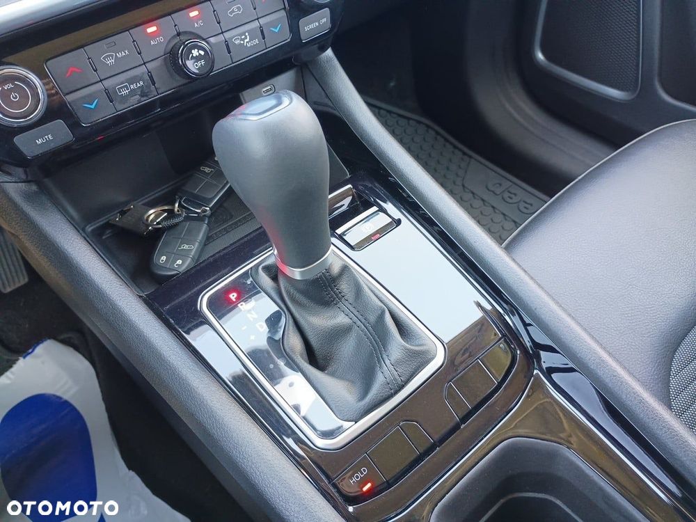Jeep Compass - 26