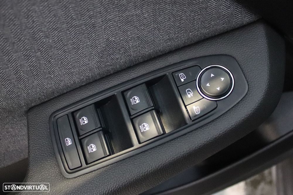 Renault Clio 1.0 TCe Techno Bi-Fuel - 22