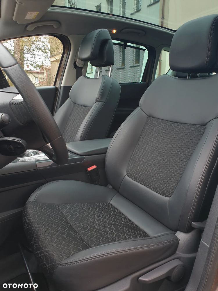 Peugeot 3008 HDi 115 Allure - 8