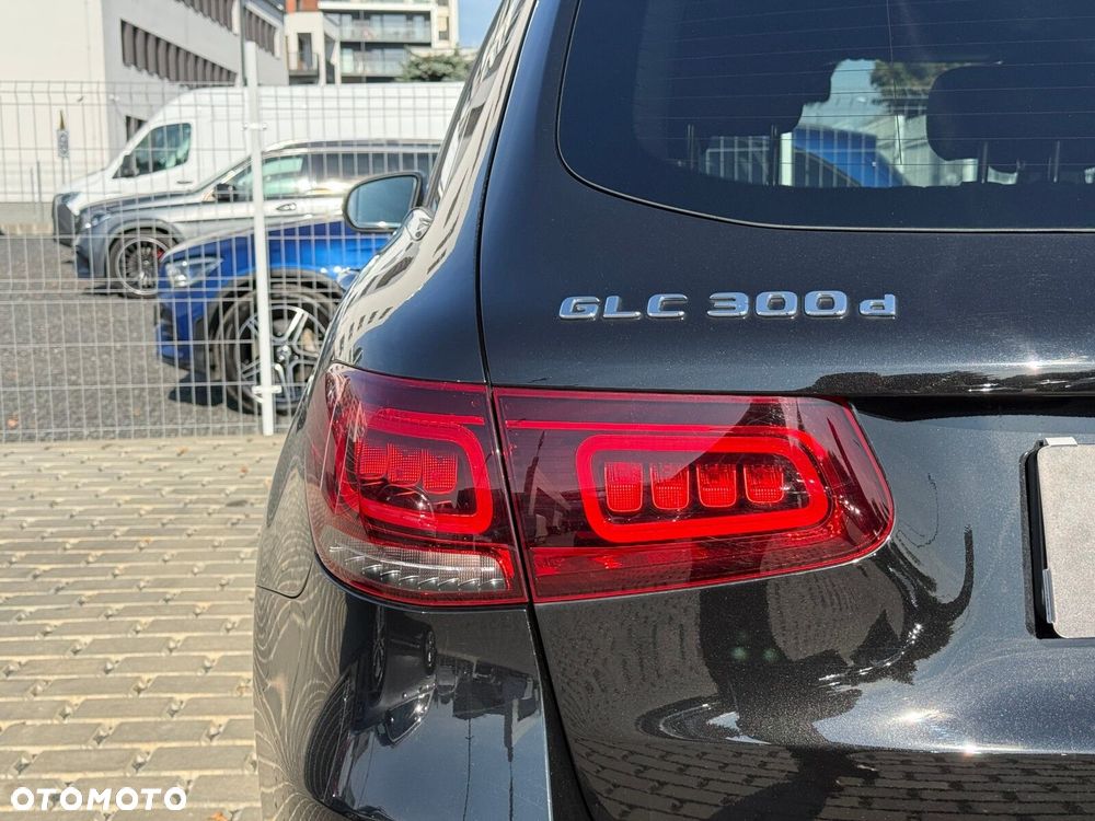 Mercedes-Benz GLC 300 d 4-Matic - 13