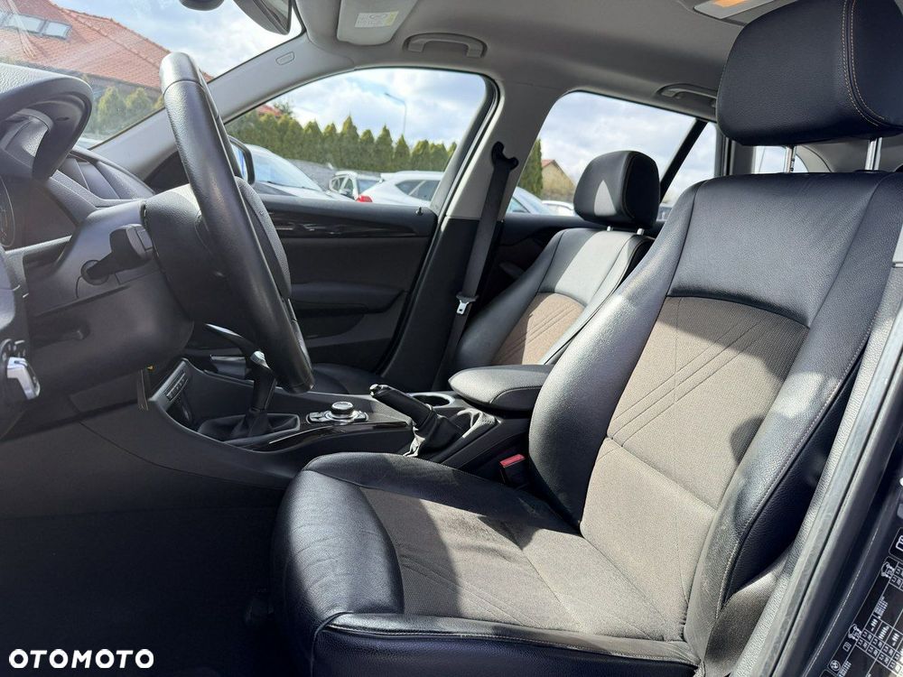 BMW X1 sDrive18d xLine - 31