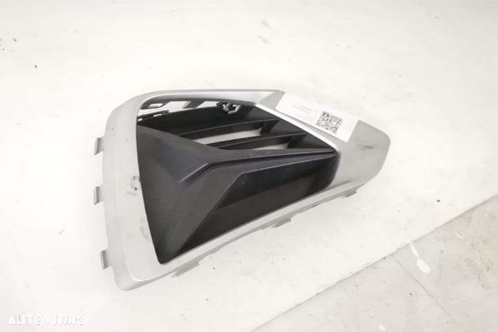 Grila Proiector Laterala Dreapta Originala In Stare Buna  Audi  Q3  F3 - 2