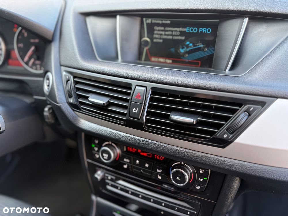 BMW X1 xDrive18d Sport Line - 18